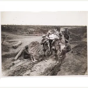(Pressphoto) WWI 'Bringing in wounded after attack on Guillemont'