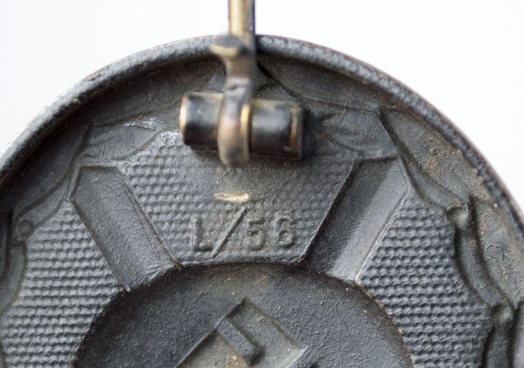 Verwundetenabzeichen in Schwarz / Woundbadge in Black 'L/56' (Maker Funke & Brüninghaus) — image 4