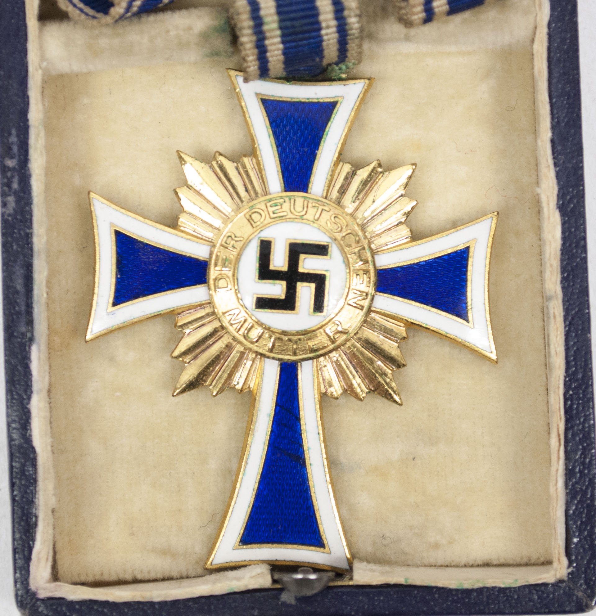 Mutterkreuz in Gold / Motherscross in Gold ( Maker C.F. Zimmermann Pforzheim) — image 7