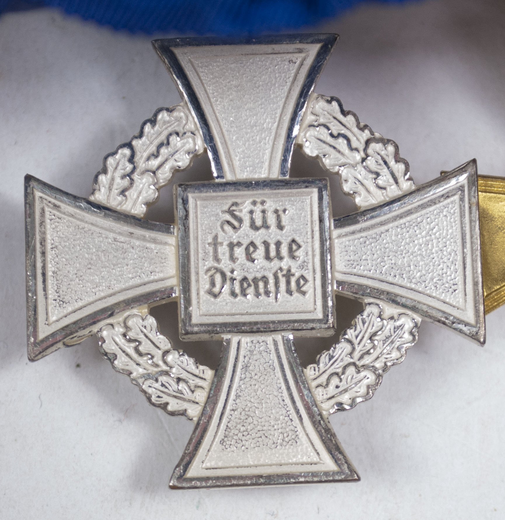 (Hessen) Medalbar with Kriegsehrenzeichen, Nichtkämpfer Ehrenkreuz, Dienstauszeichnung 25 Jahre, Treue Dienst 25 Jahre Kreuz — image 11