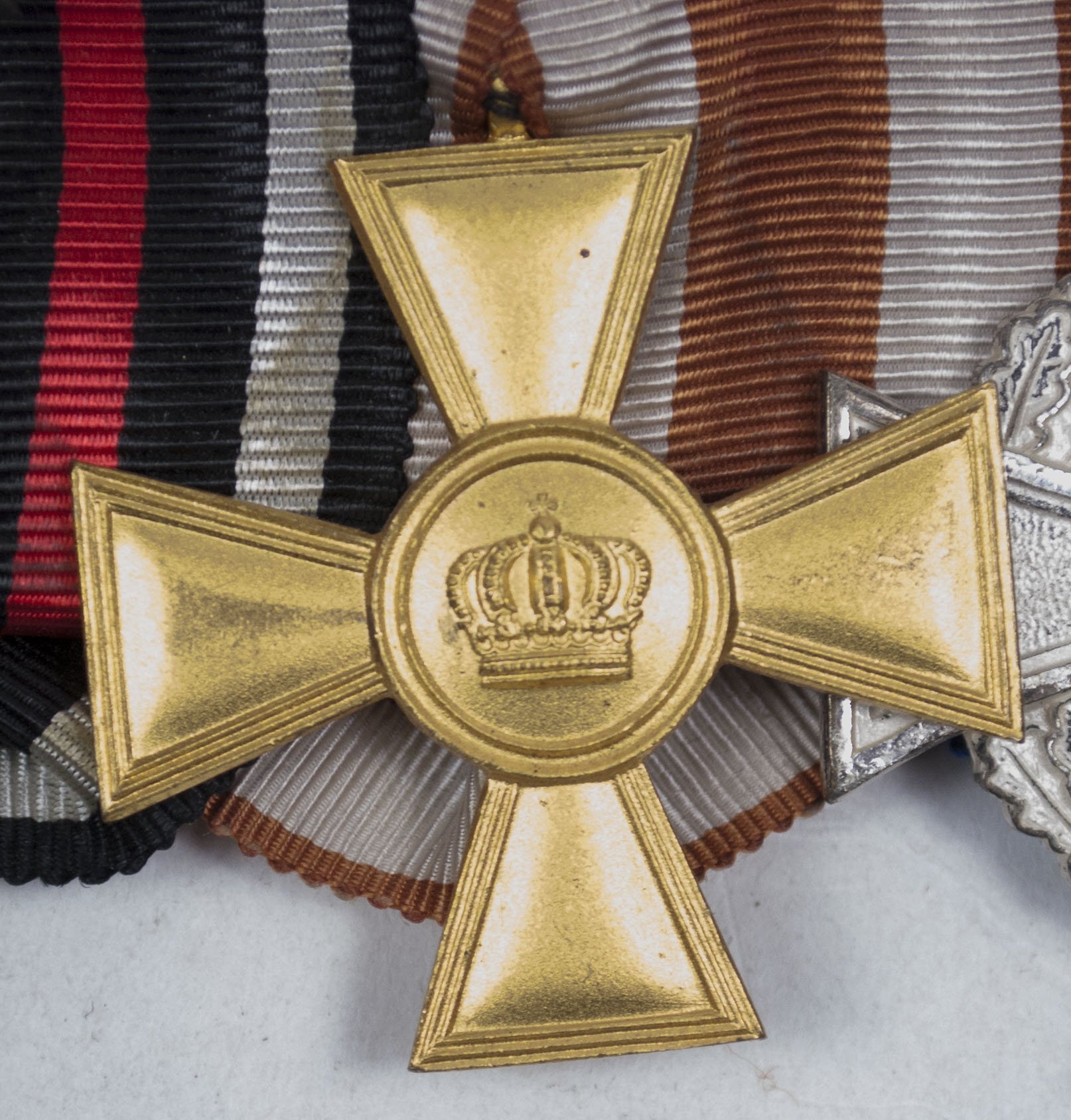 (Hessen) Medalbar with Kriegsehrenzeichen, Nichtkämpfer Ehrenkreuz, Dienstauszeichnung 25 Jahre, Treue Dienst 25 Jahre Kreuz — image 6
