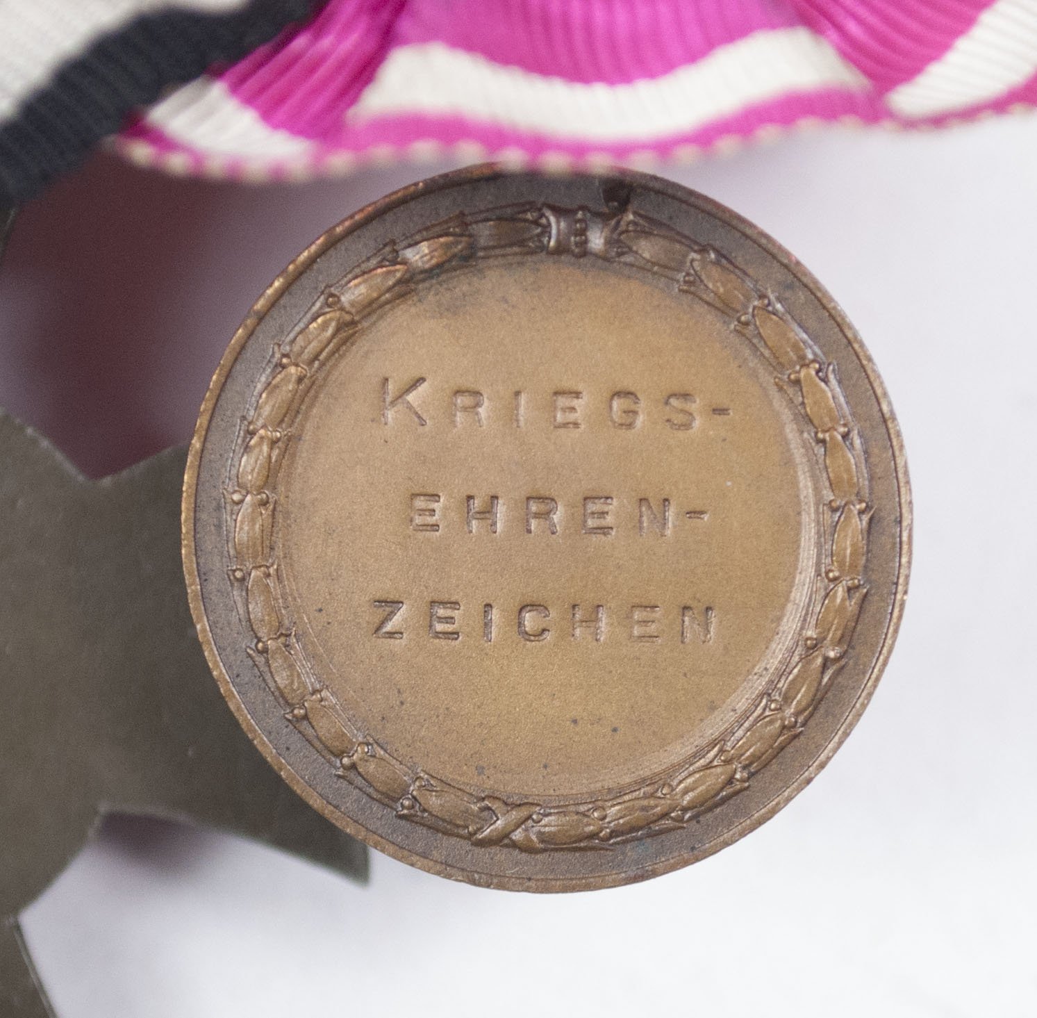 (Hessen) Medalbar with Kriegsehrenzeichen, Nichtkämpfer Ehrenkreuz, Dienstauszeichnung 25 Jahre, Treue Dienst 25 Jahre Kreuz — image 8