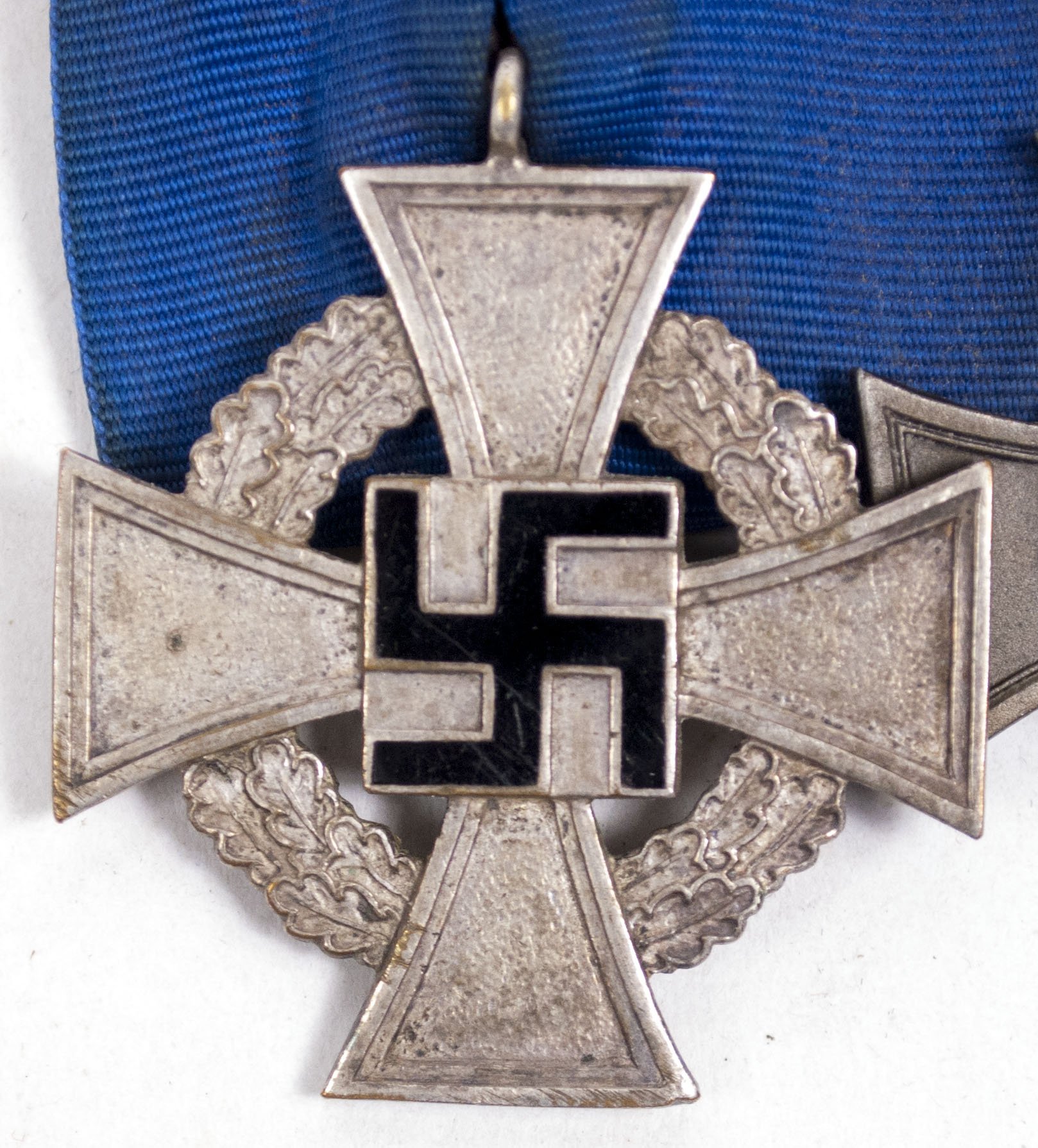German WWII medalbar with Treue Dienst 25 Jahre + Nichtkämpfer Ehrenkreuz — image 3