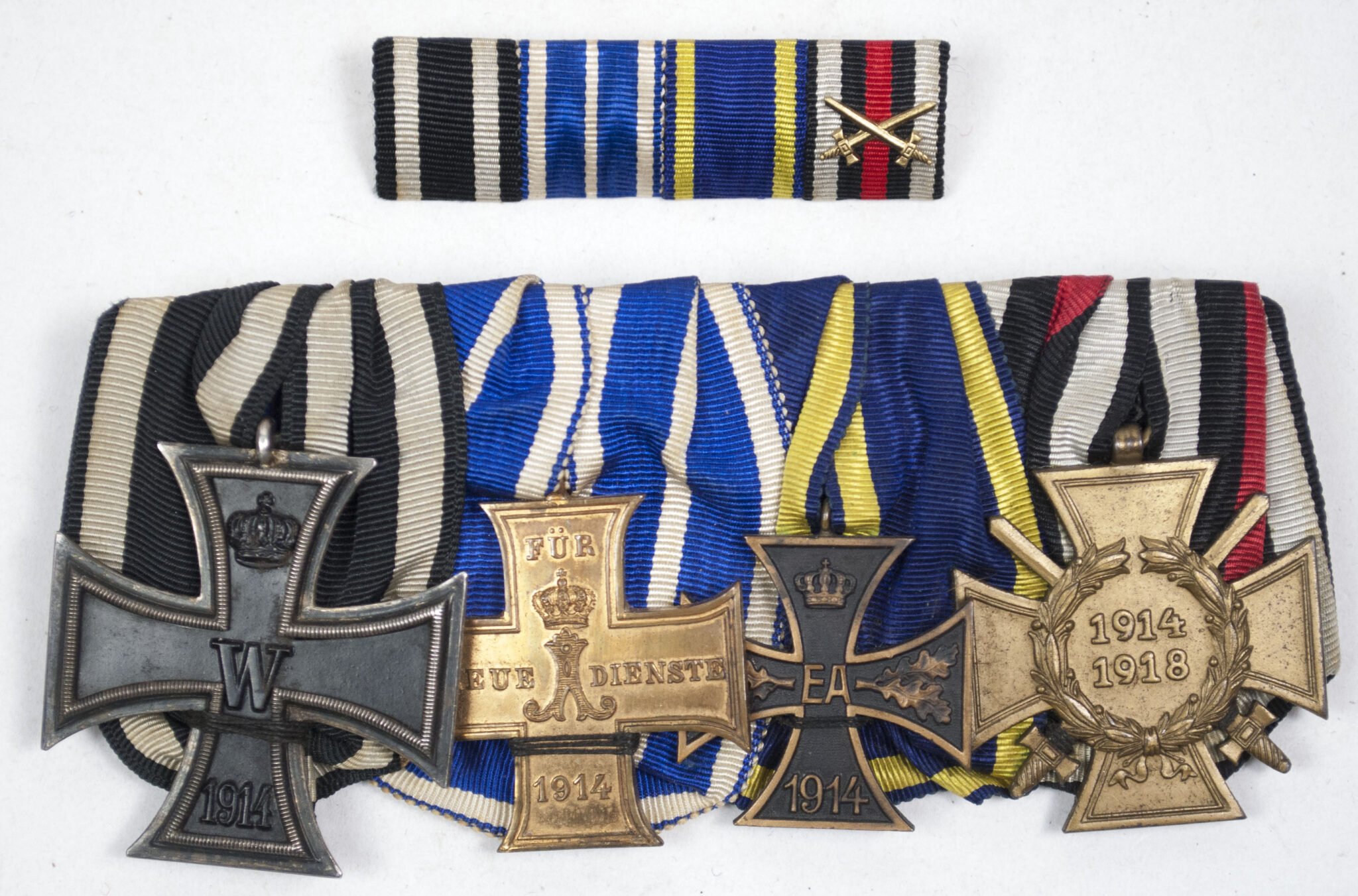 (Schaumburg-Lippe) Medalbar with WWI Ek2, Kreuz für Treue Dienst 1914-1918, Braunschweig KVK2, FEK + ribbonbar — image 3