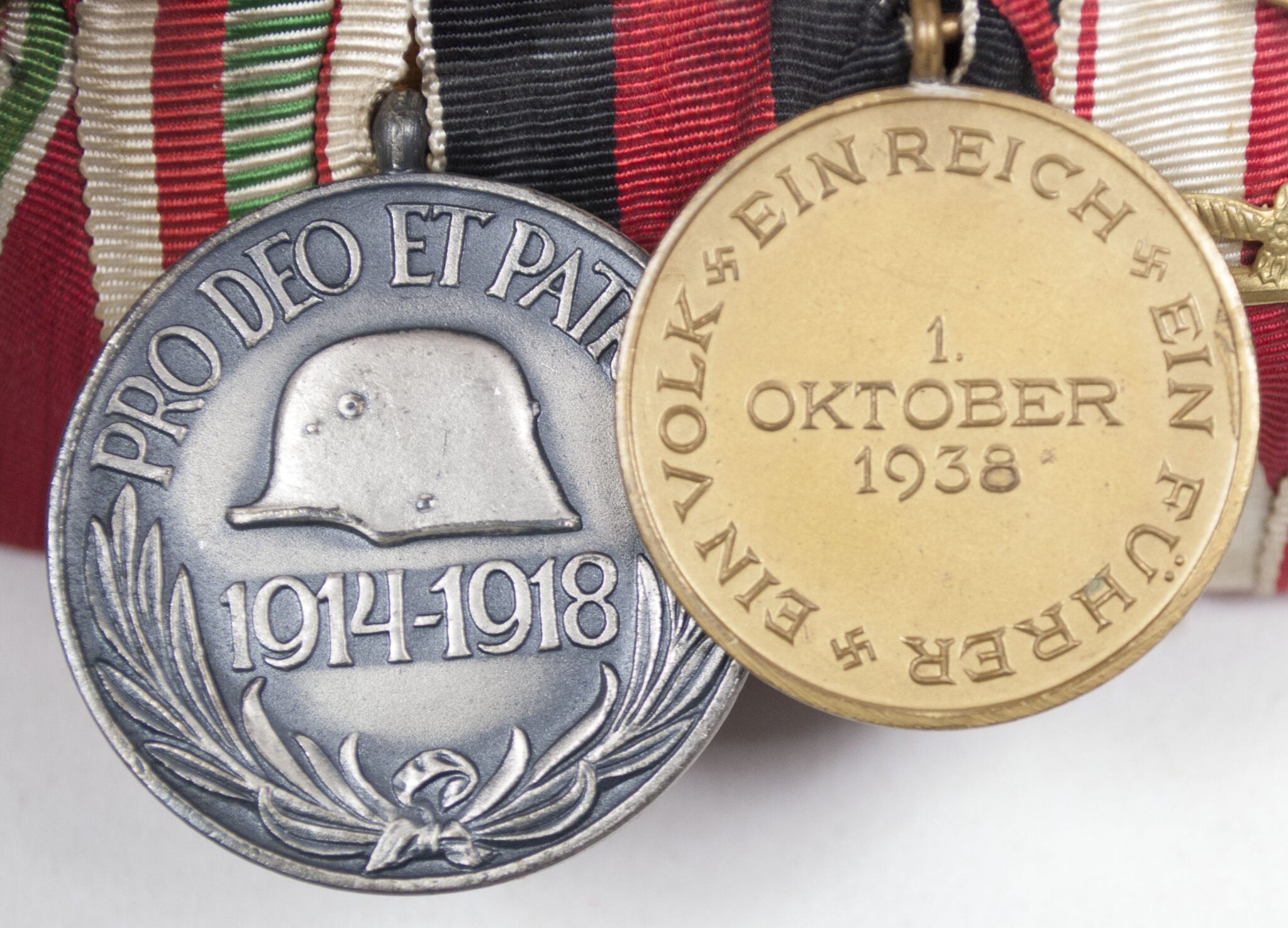 (Sachsen) Medalbar with WWI Ek2, Albrechtsorden Ritterkreuz 2e Klasse, FEK, WWII Sudeten annexation medal + WWII Commemorative medals — image 11