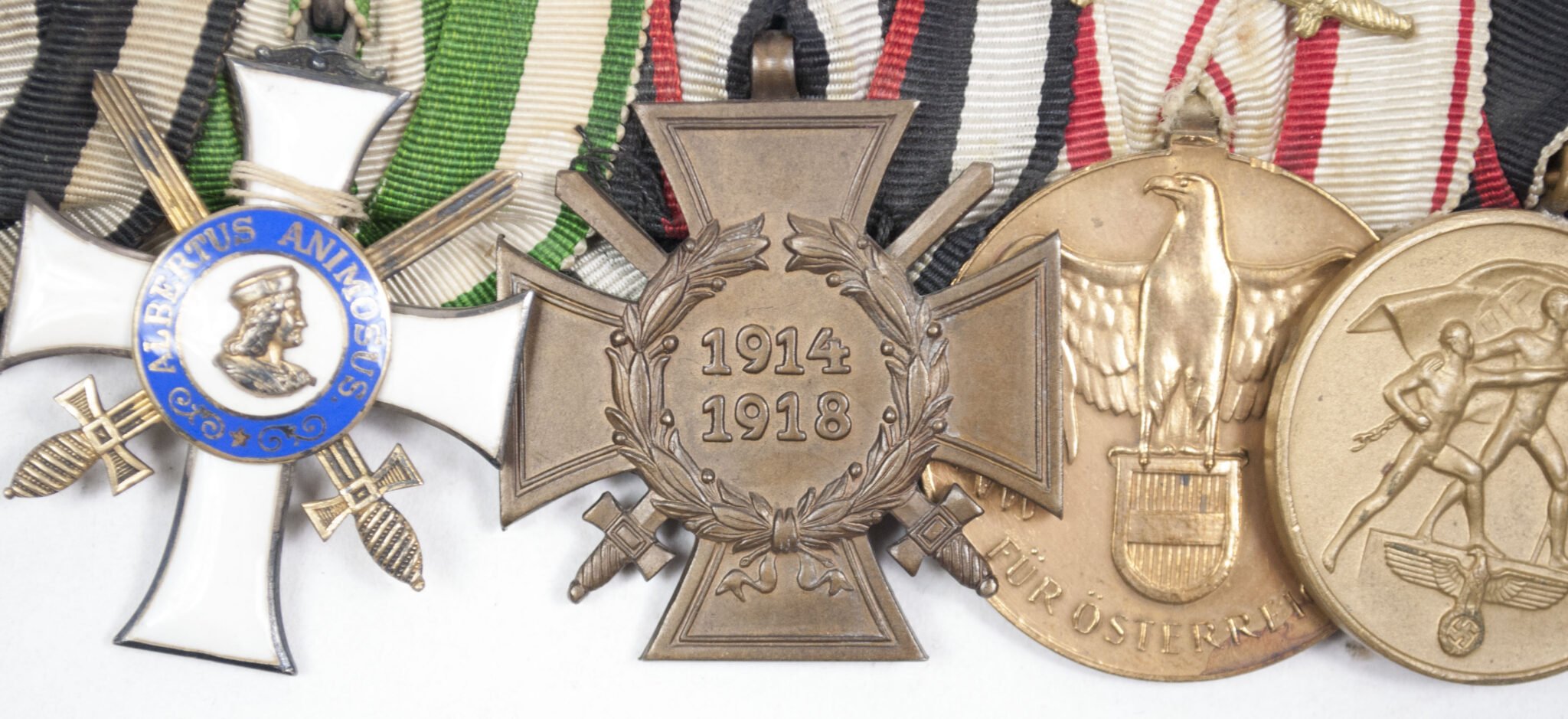 (Sachsen) Medalbar with WWI Ek2, Albrechtsorden Ritterkreuz 2e Klasse, FEK, WWII Sudeten annexation medal + WWII Commemorative medals — image 6