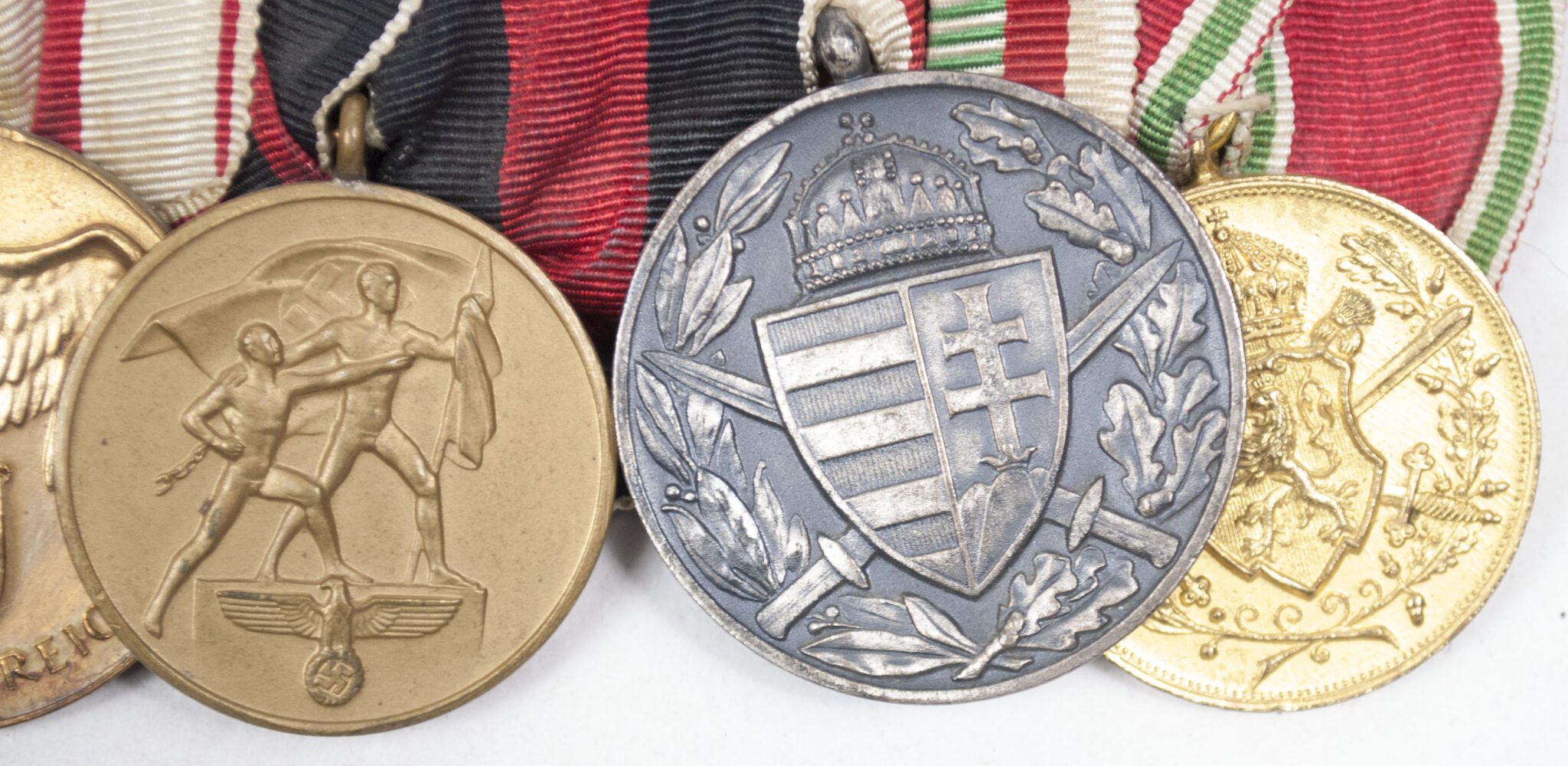 (Sachsen) Medalbar with WWI Ek2, Albrechtsorden Ritterkreuz 2e Klasse, FEK, WWII Sudeten annexation medal + WWII Commemorative medals — image 7