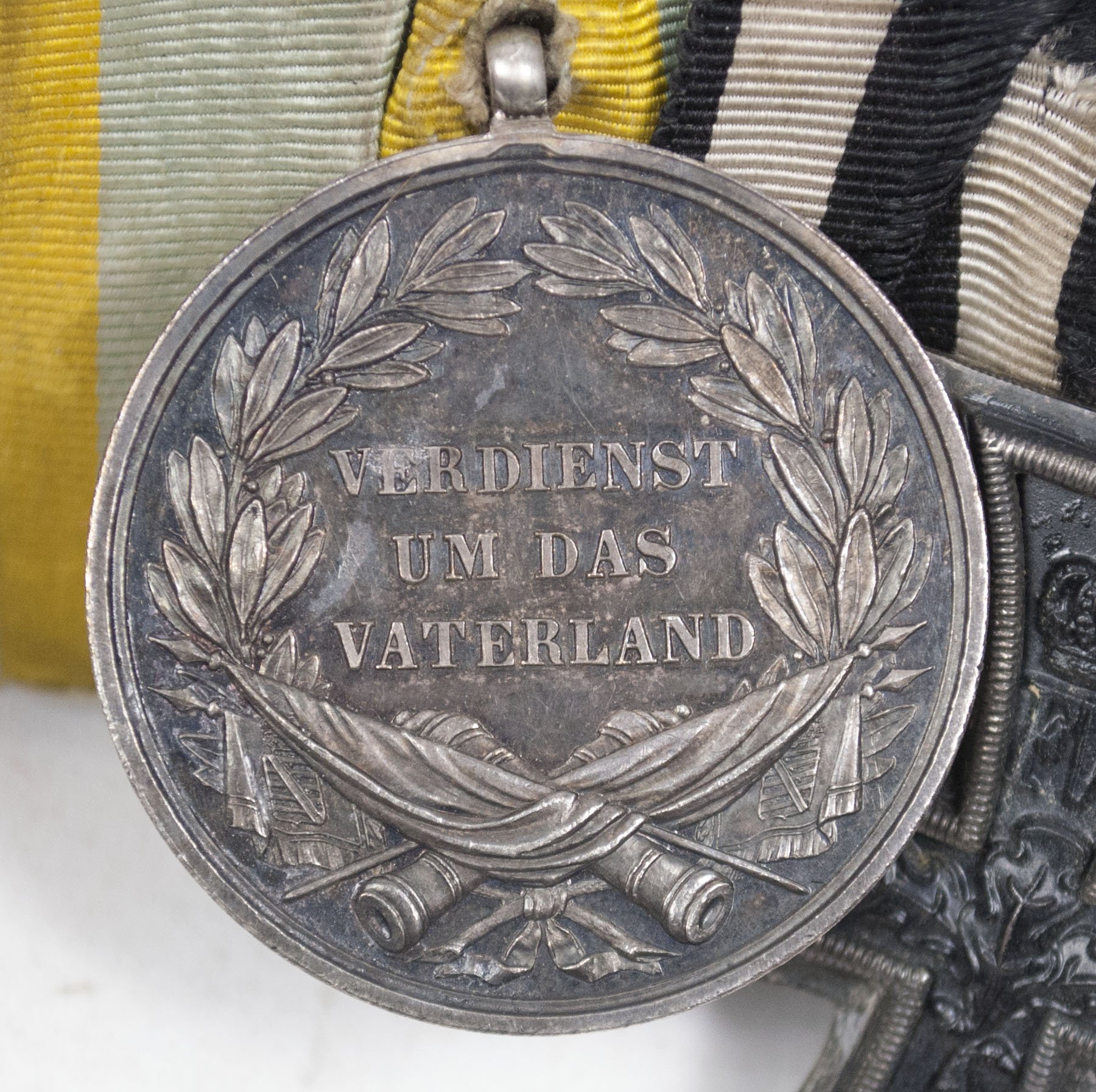 (Sachsen) WWII Medalbar with WWI Ek2, Sachsen silberne St. Heinrich medaille, FA Kreuz, FEK, Polizei Dienstauszeichnung 25 Jahre — image 13