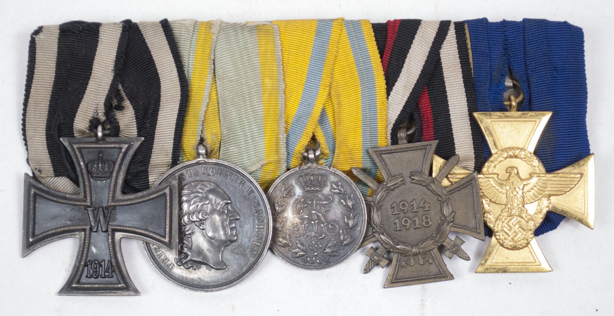 (Sachsen) WWII Medalbar with WWI Ek2, Sachsen silberne St. Heinrich medaille, FA Kreuz, FEK, Polizei Dienstauszeichnung 25 Jahre — image 2