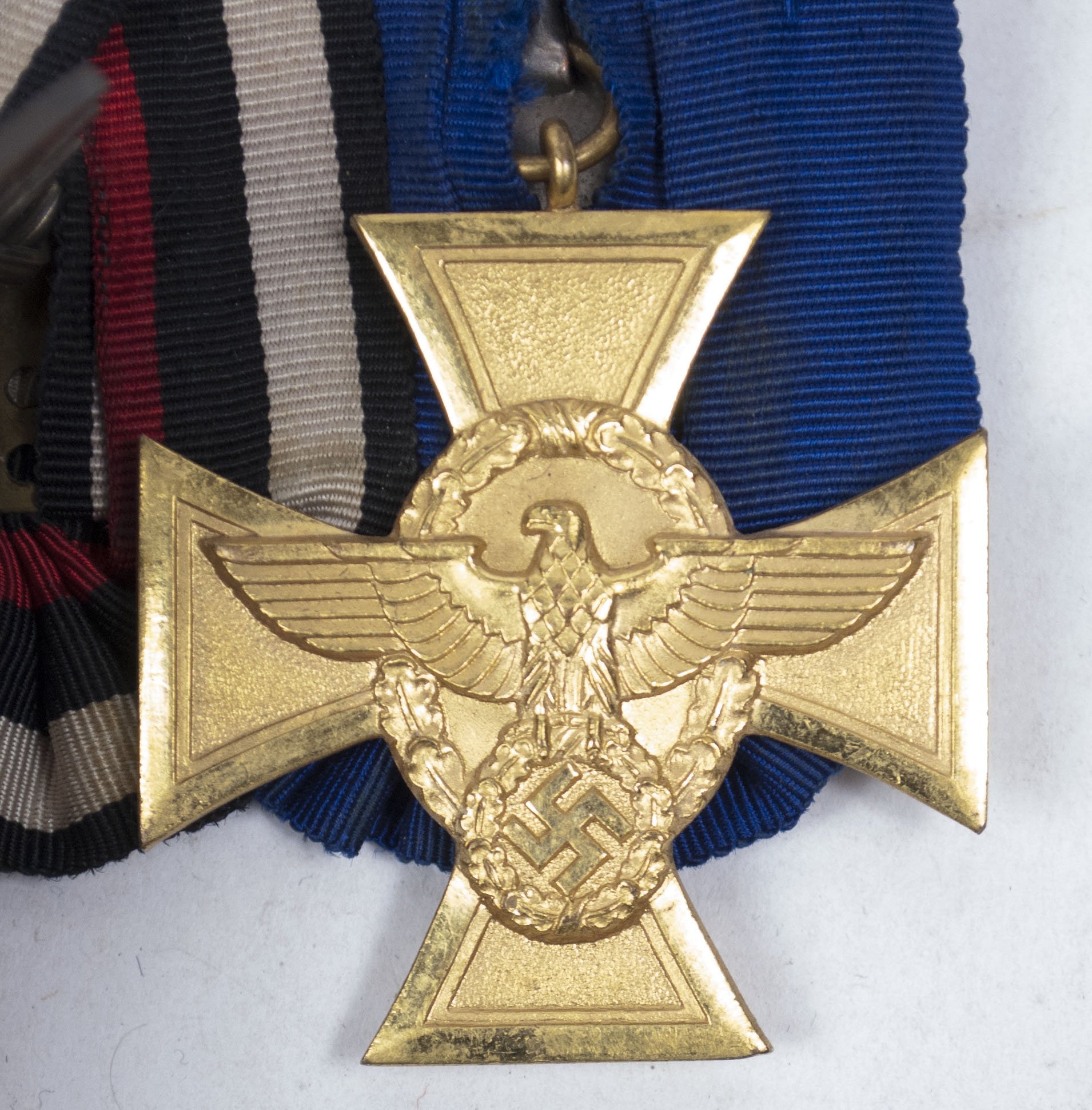 (Sachsen) WWII Medalbar with WWI Ek2, Sachsen silberne St. Heinrich medaille, FA Kreuz, FEK, Polizei Dienstauszeichnung 25 Jahre — image 8