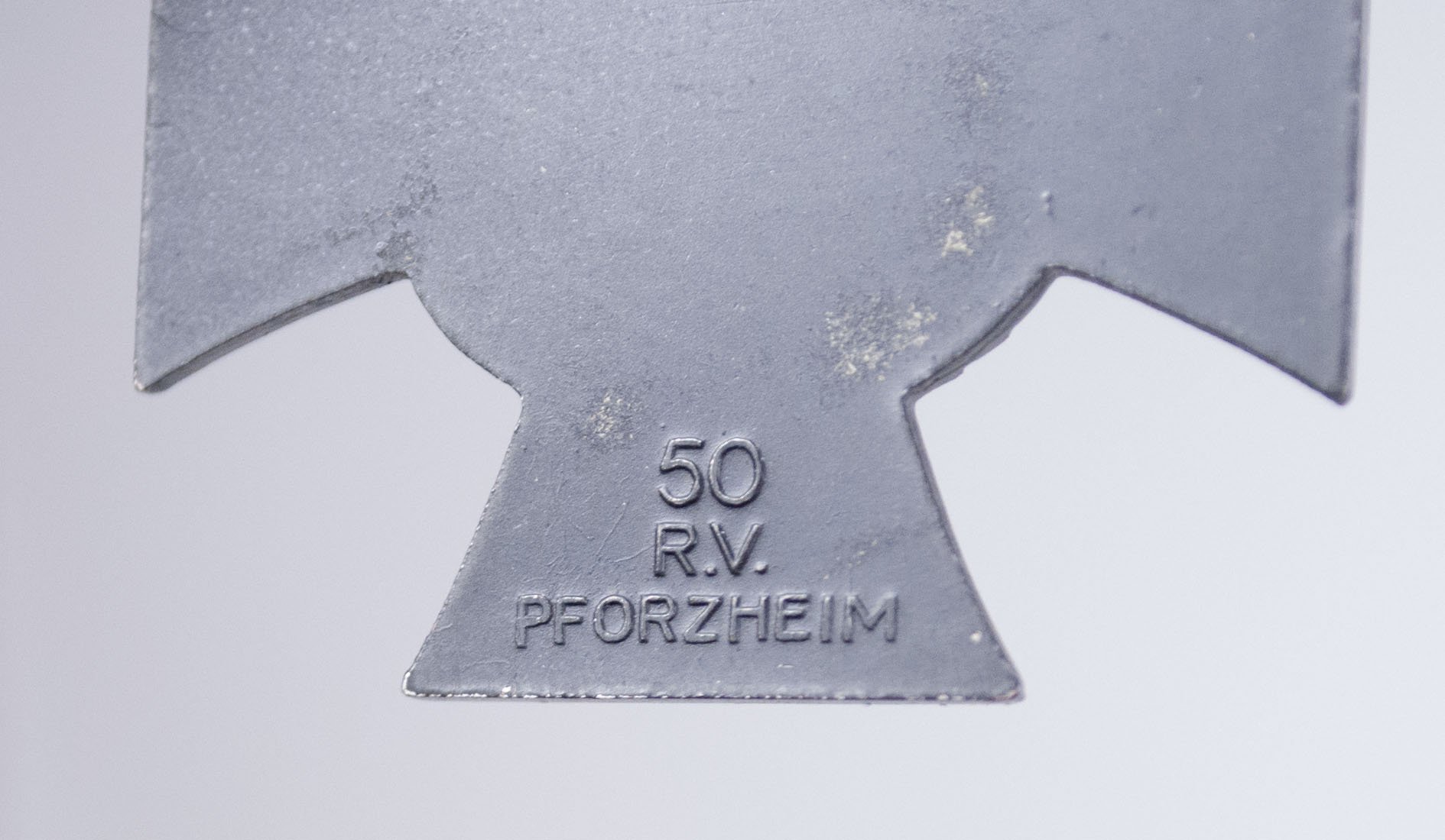 Ehrenkreuz für die hinterbliebenen Witwen und Eltern gefallener Kriegsteilnehmer (Maker 50 R.V.Pforzheim) — image 5