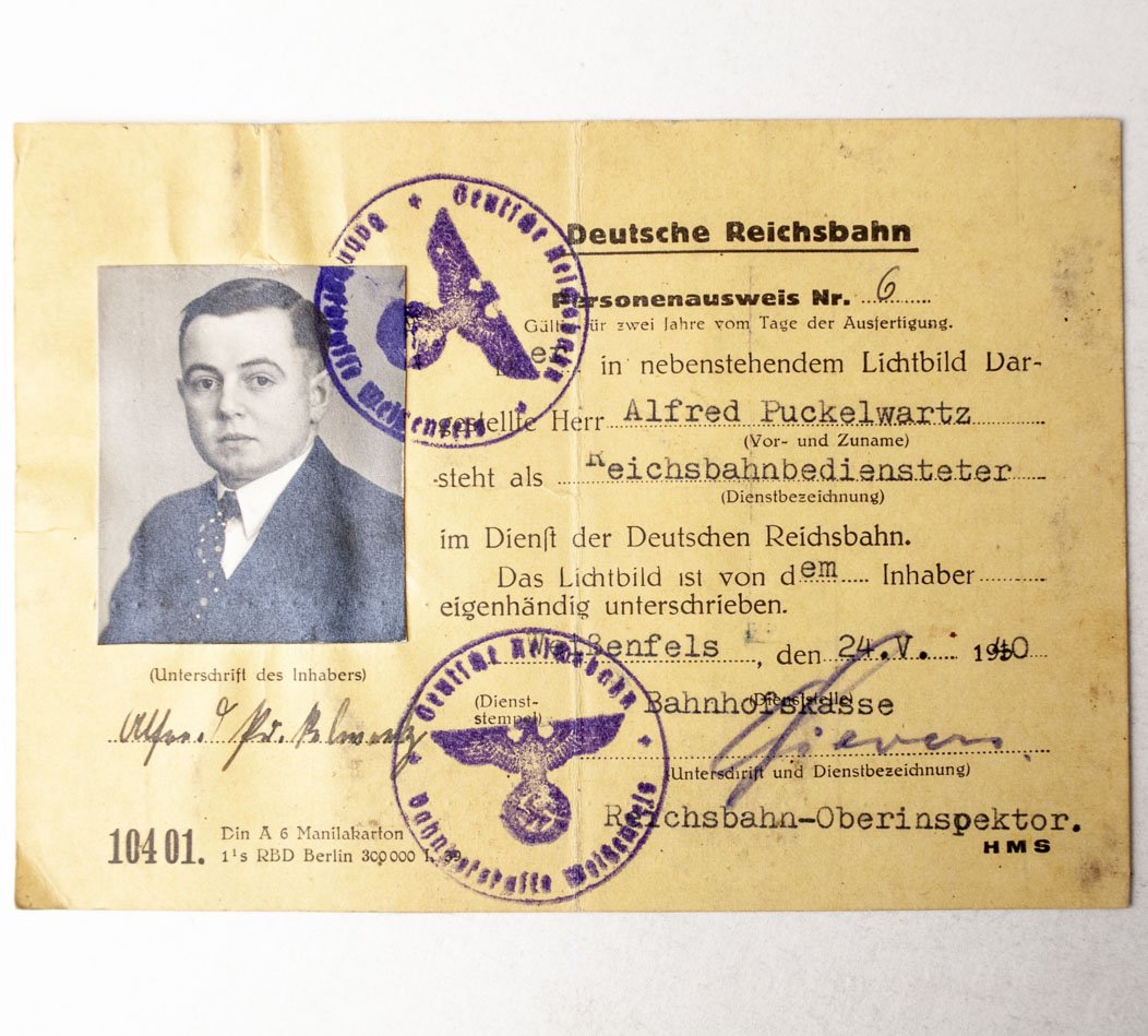 Deutsche Reichsbahn Personenausweis with passphoto (1942) — image 5