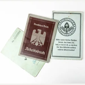 RAD/FAD Freiwilliger Arbeidsdienst group with passphoto and Arbeitsbuch