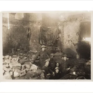 (Pressphoto) WWI 'Tommies at home'