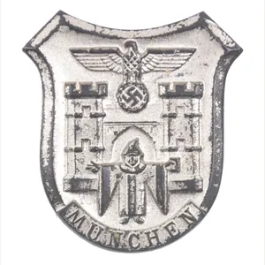 Winterhilfswerk (WHW) – Kriegsinterhilfswerk 1939/40 – München badge
