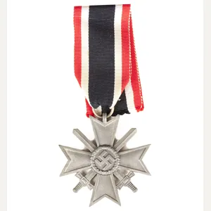 Kriegsverdienstkreuz (KVK) mit Schwerter / War Merit Cross witht swords …