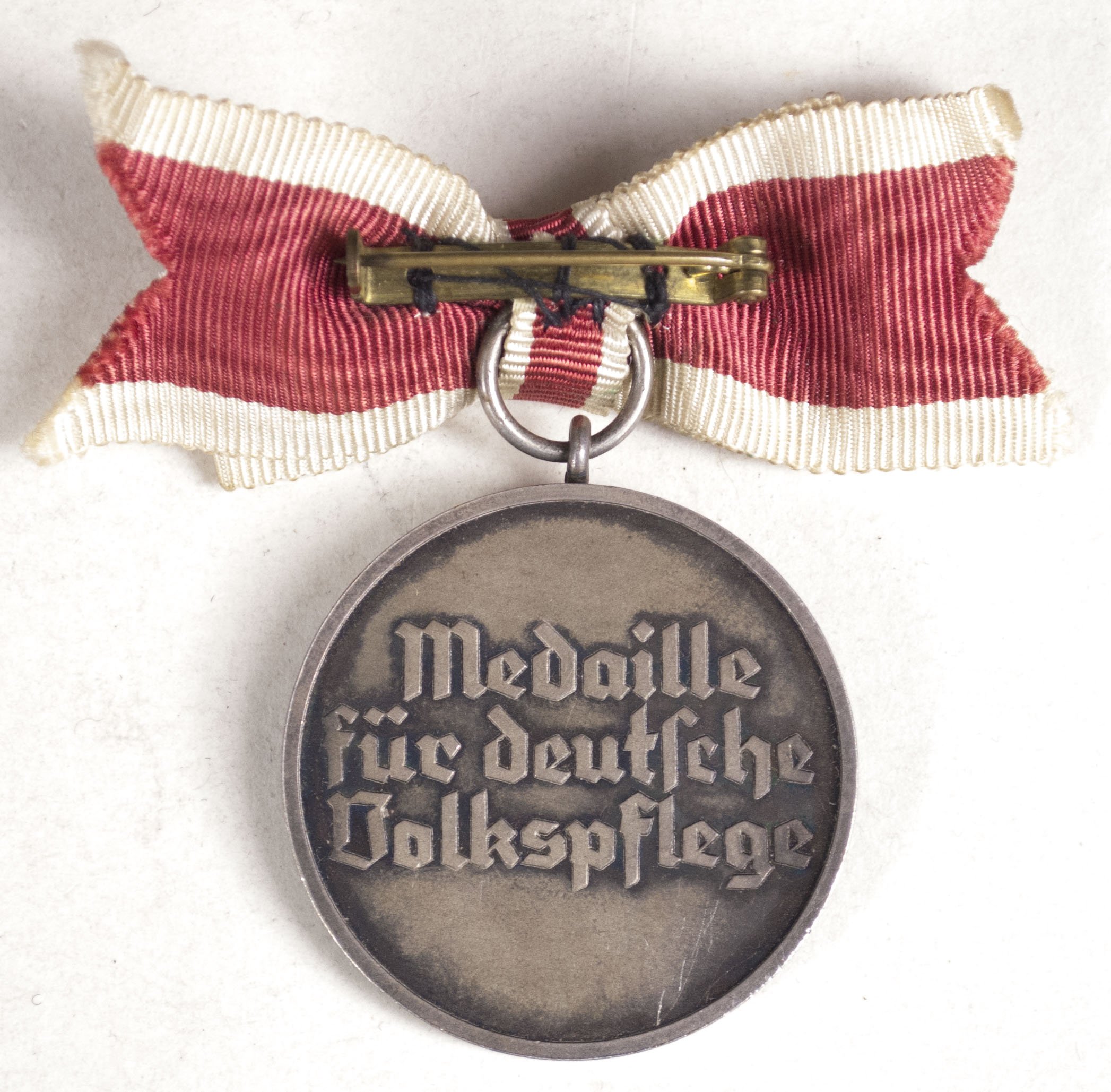 Volkspflege medaille an Damenschleife / Social Welfare medal on female ribbon bow — image 2