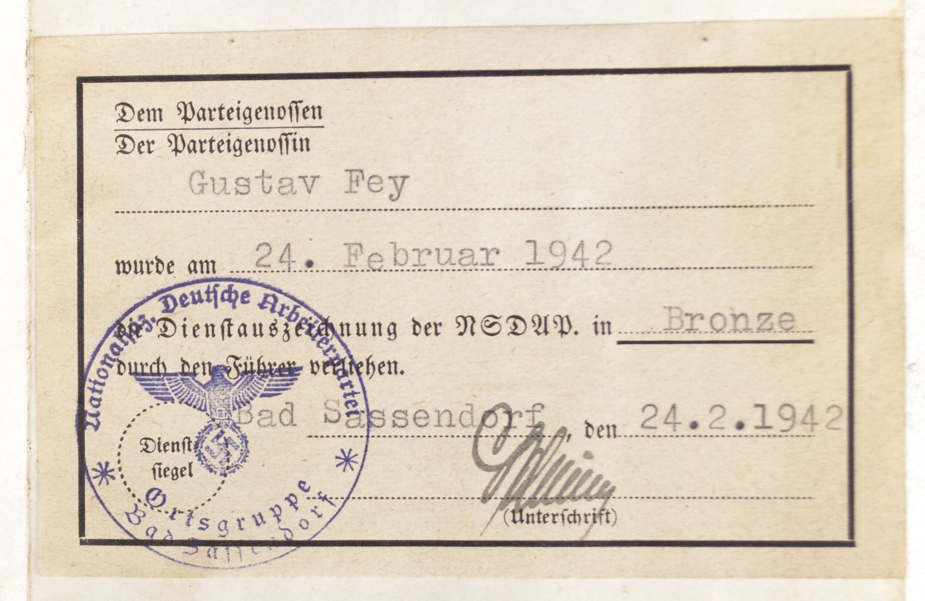 NSDAP Mitgliedsbuch (Memberbooklet) With early style eagle (1934) — image 11