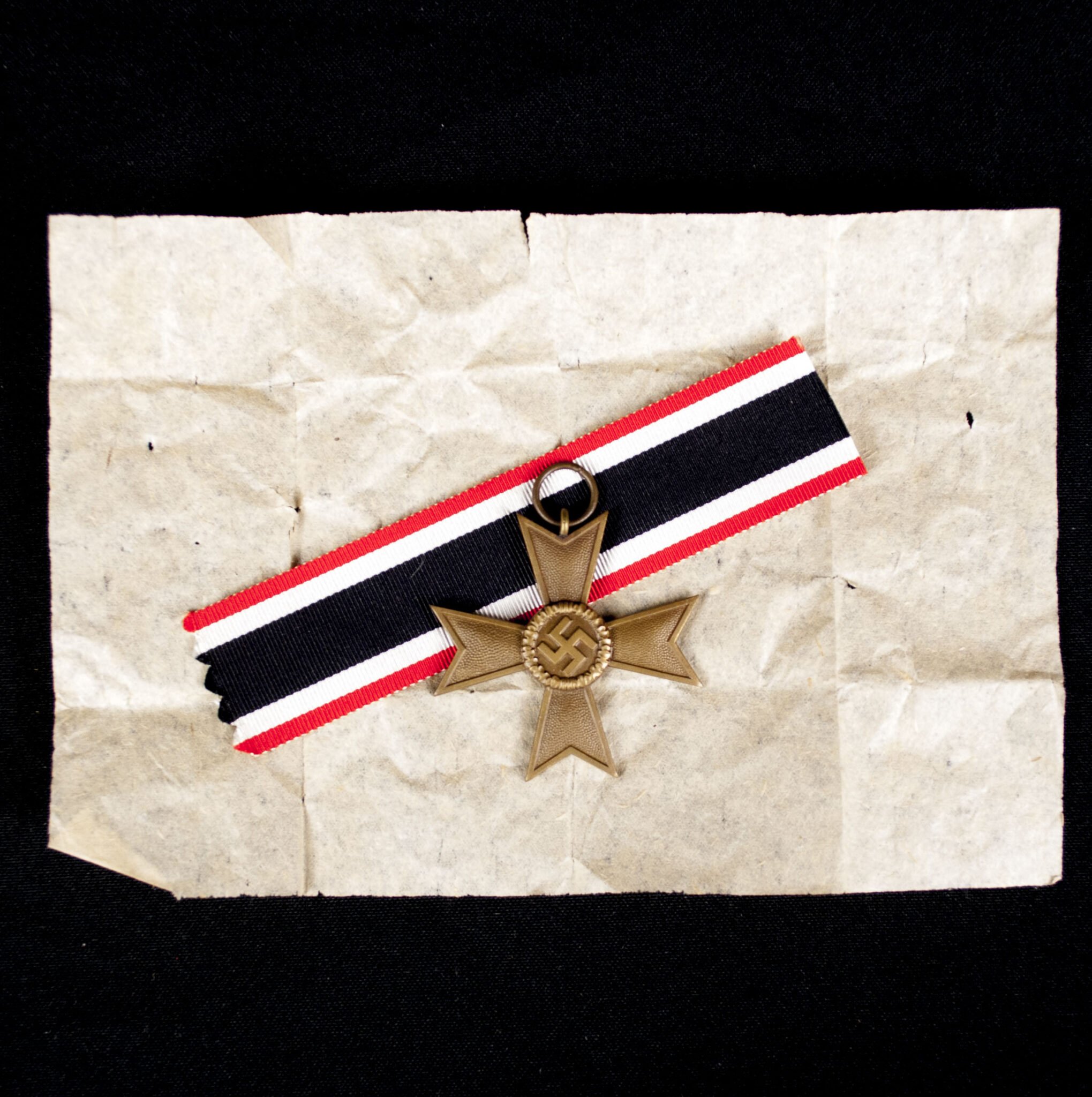 Kriegsverdienstkreuz ohne Schwerter (KVK) / War Merit Cross without Swords + original packing paper — image 3