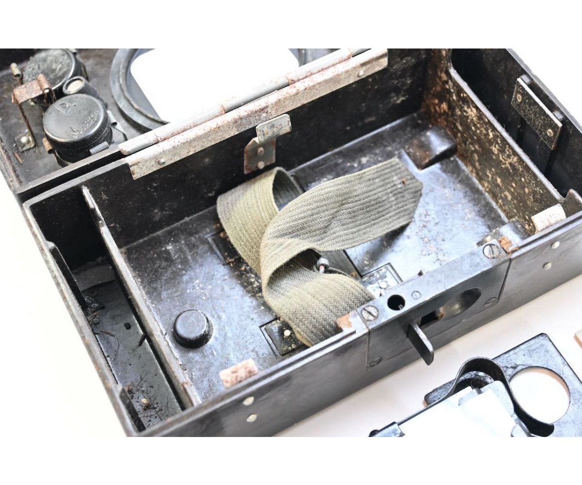 Wehrmacht Bakelite Lantern Spare Parts Box — image 13