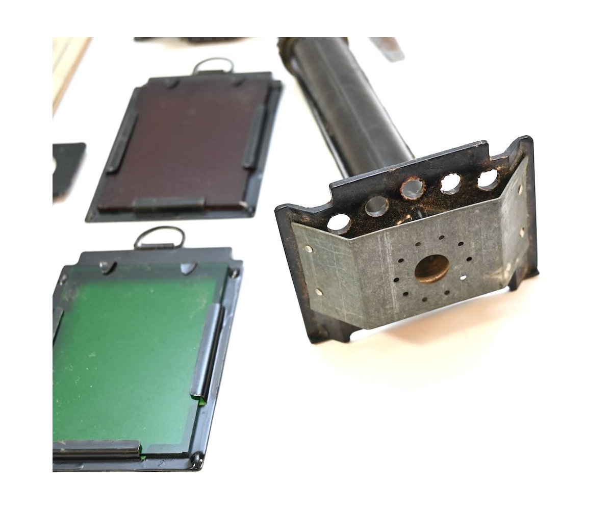 Wehrmacht Bakelite Lantern Spare Parts Box — image 3