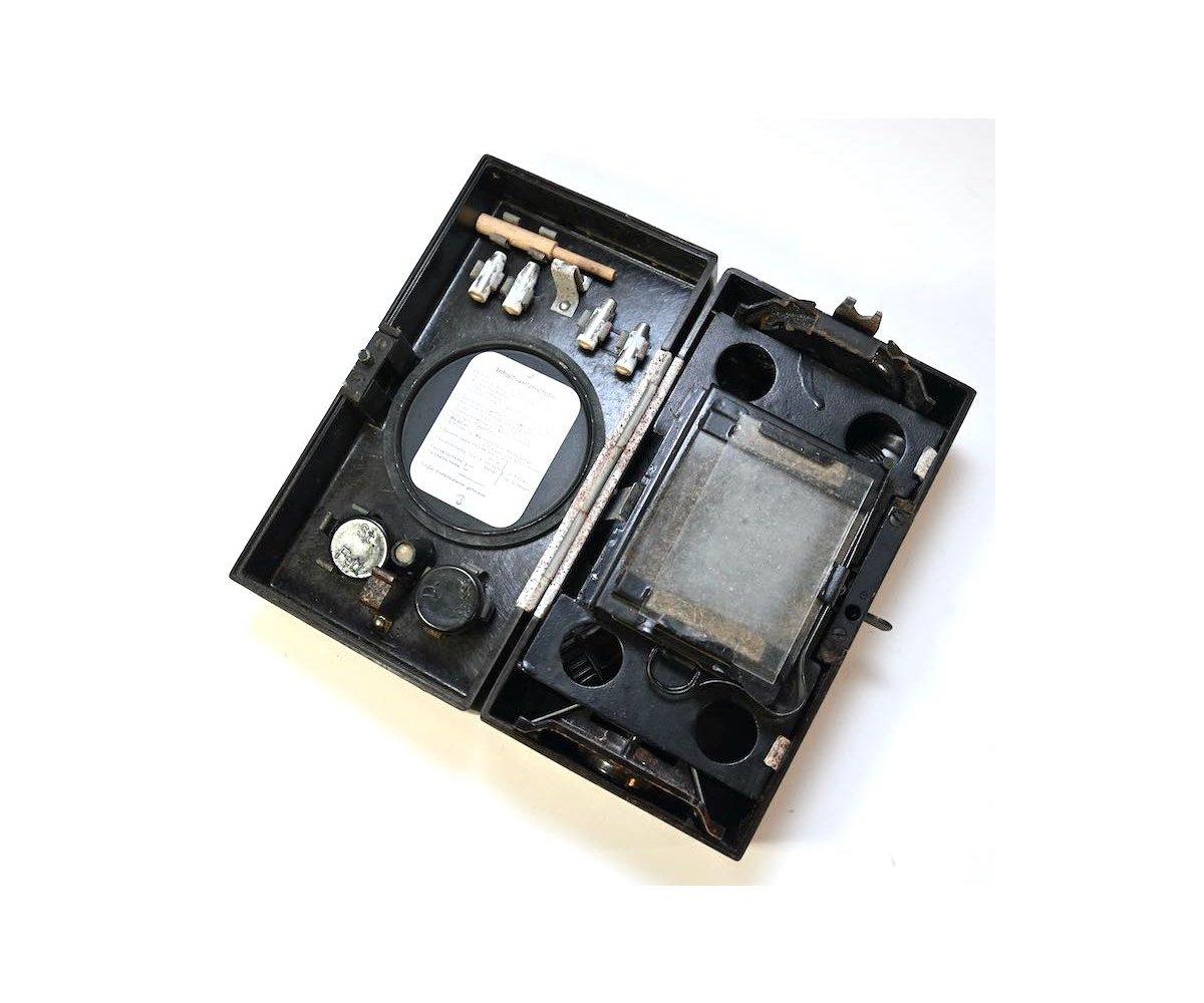 Wehrmacht Bakelite Lantern Spare Parts Box — image 7