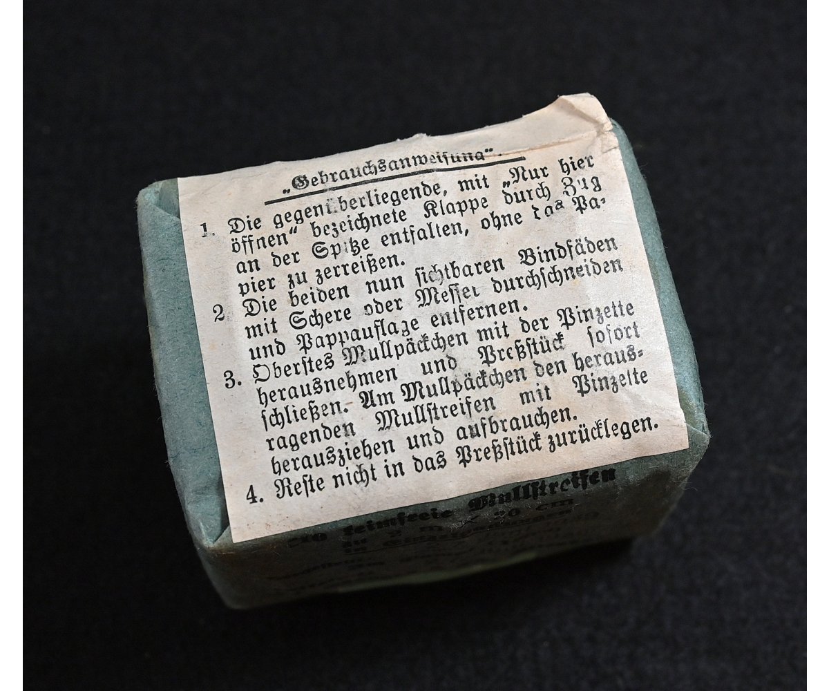 Wehrmacht Medical 'Mullstreifen' 1939 — image 3