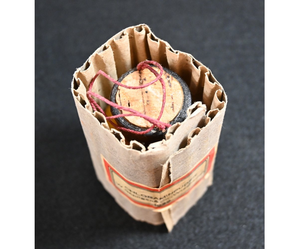 German Medical 'Chloramin-Puder' Bottle 1939 — image 2