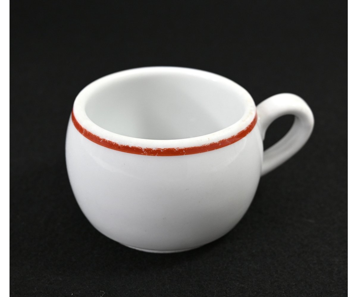 Porcelain DAF Marked Cup — image 2