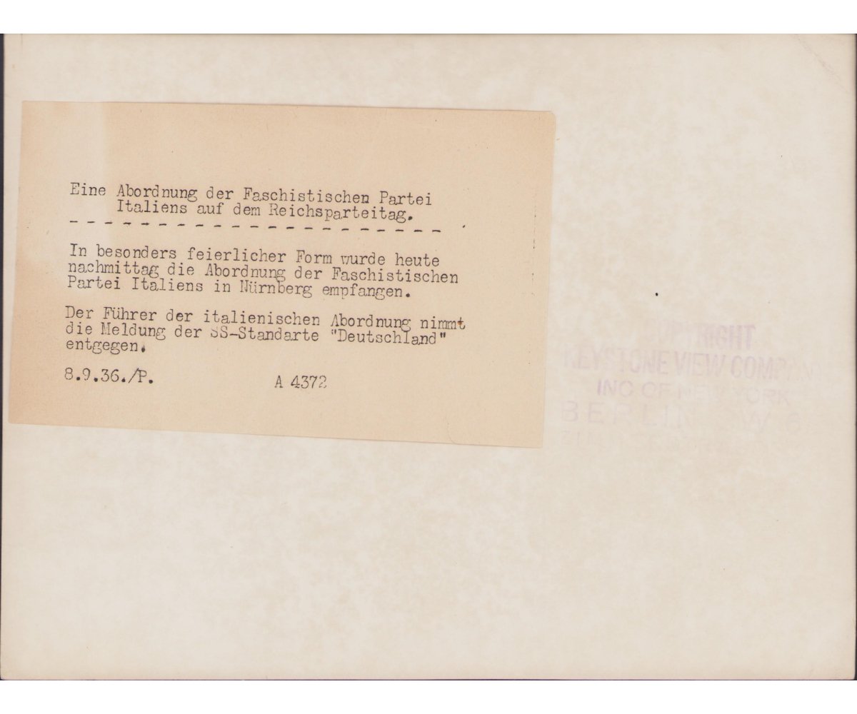 Large 'Italians at the Reichsparteitag' Press Photo — image 2