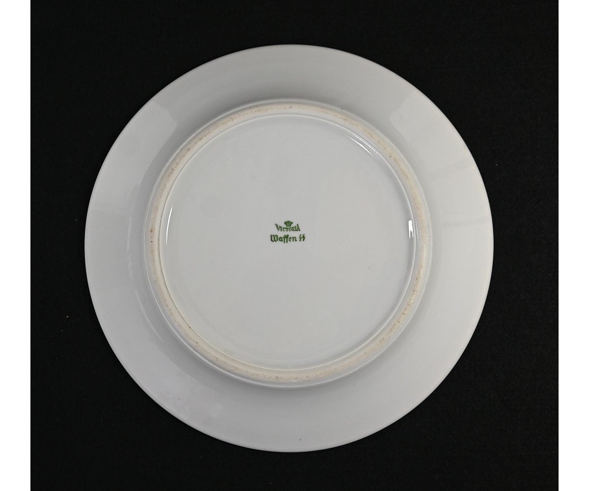 Waffen-ᛋᛋ Porcelain Dinner Plate (Victoria) — image 3