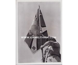 Luftwaffe Fahnenträger in Tobruk Press Photo