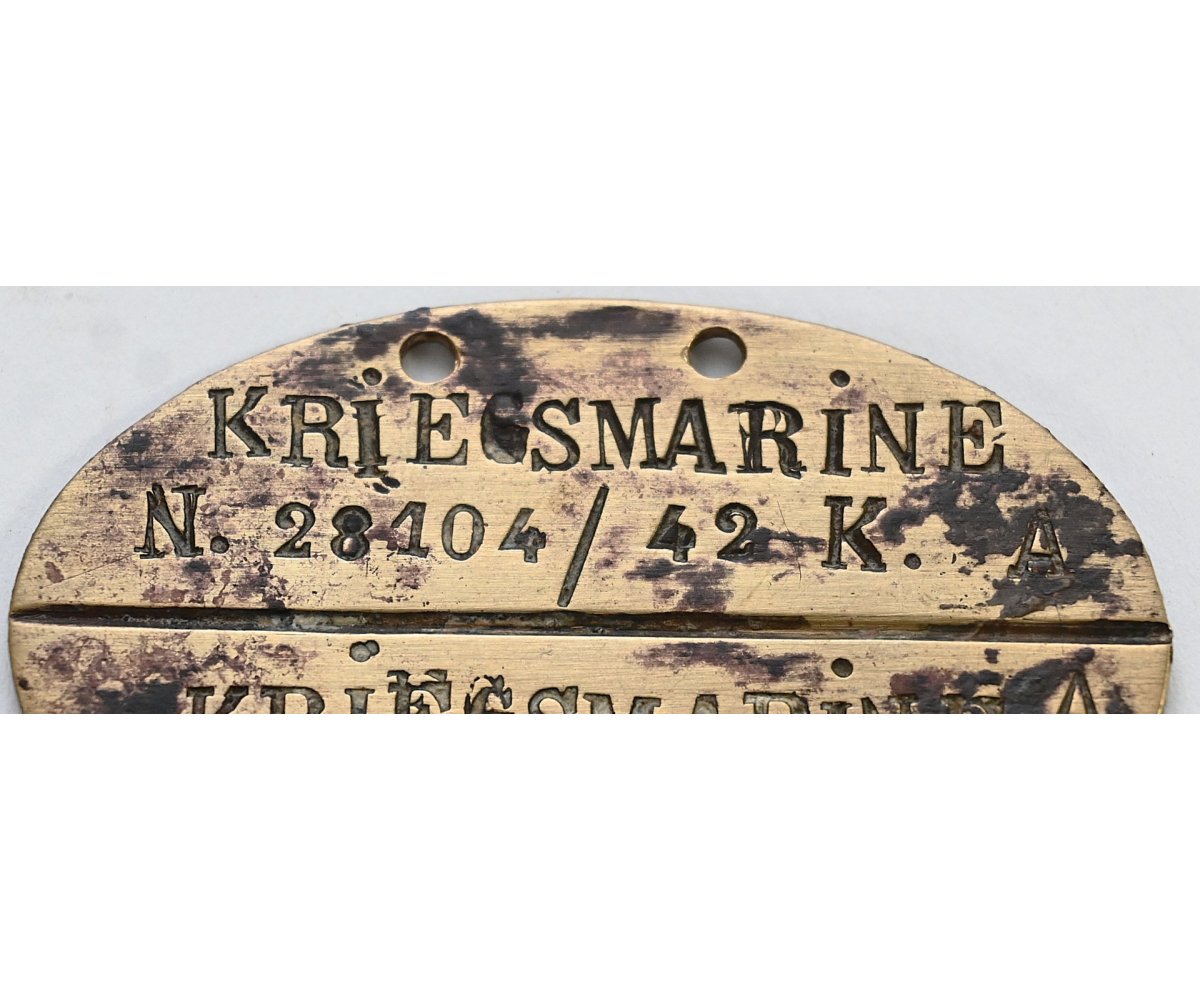 Rare Brass Kriegsmarine Erkennungsmarke 1942 — image 2