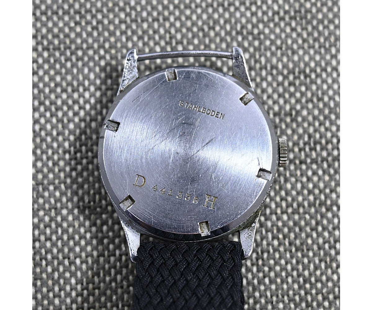 Wehrmacht 'Record Watch Co' Dienstuhr — image 7