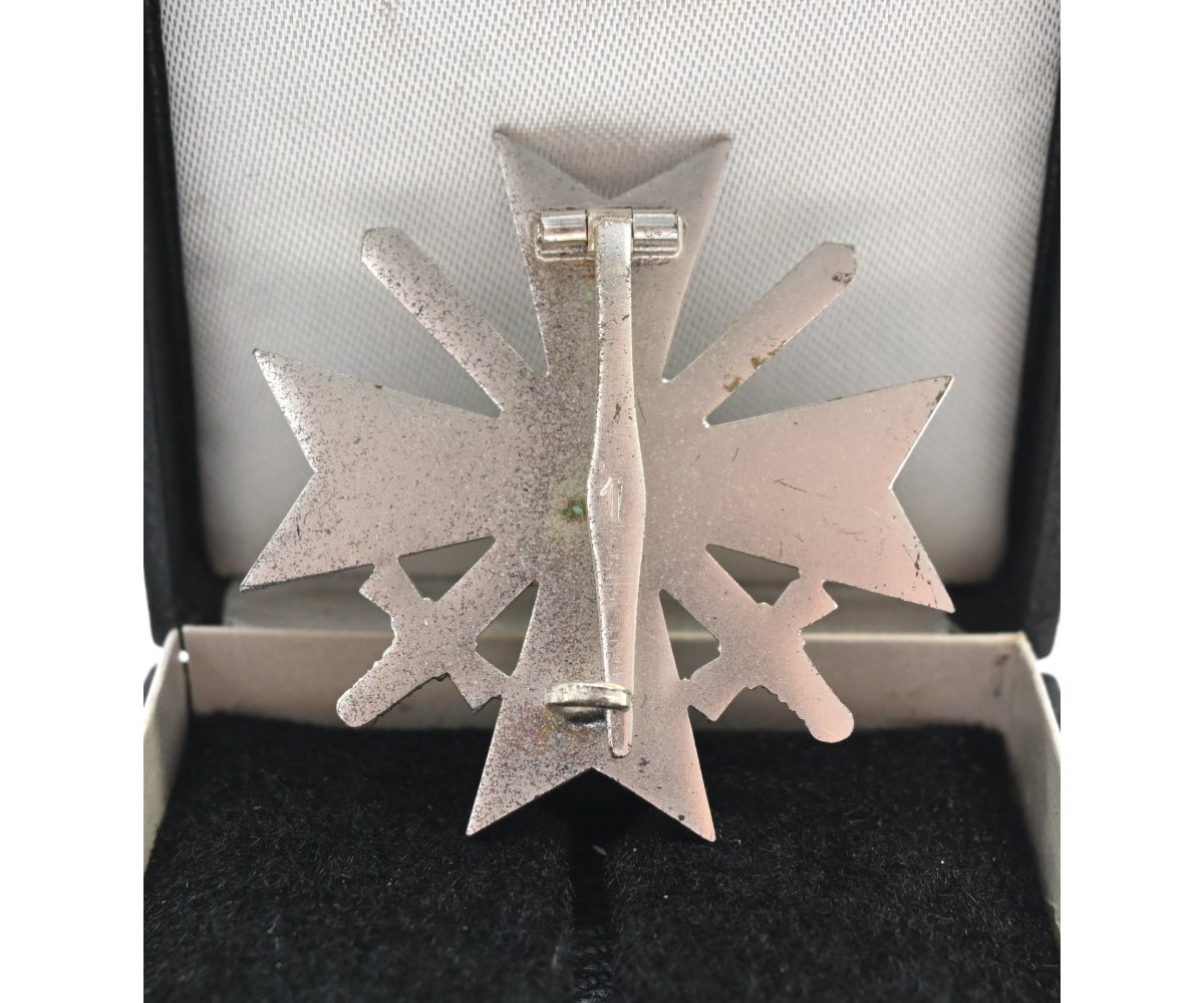 Boxed Kriegsverdienstkreuz 1.Klasse (Deschler) — image 2