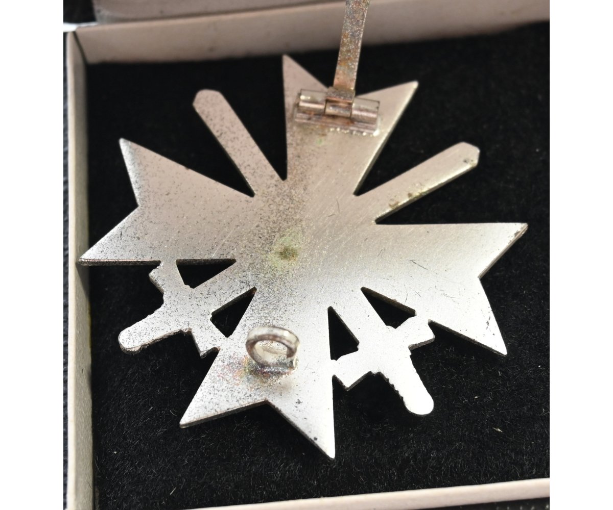 Boxed Kriegsverdienstkreuz 1.Klasse (Deschler) — image 3