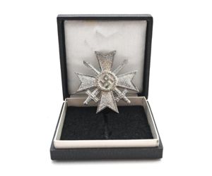 Boxed Kriegsverdienstkreuz 1.Klasse (Deschler)