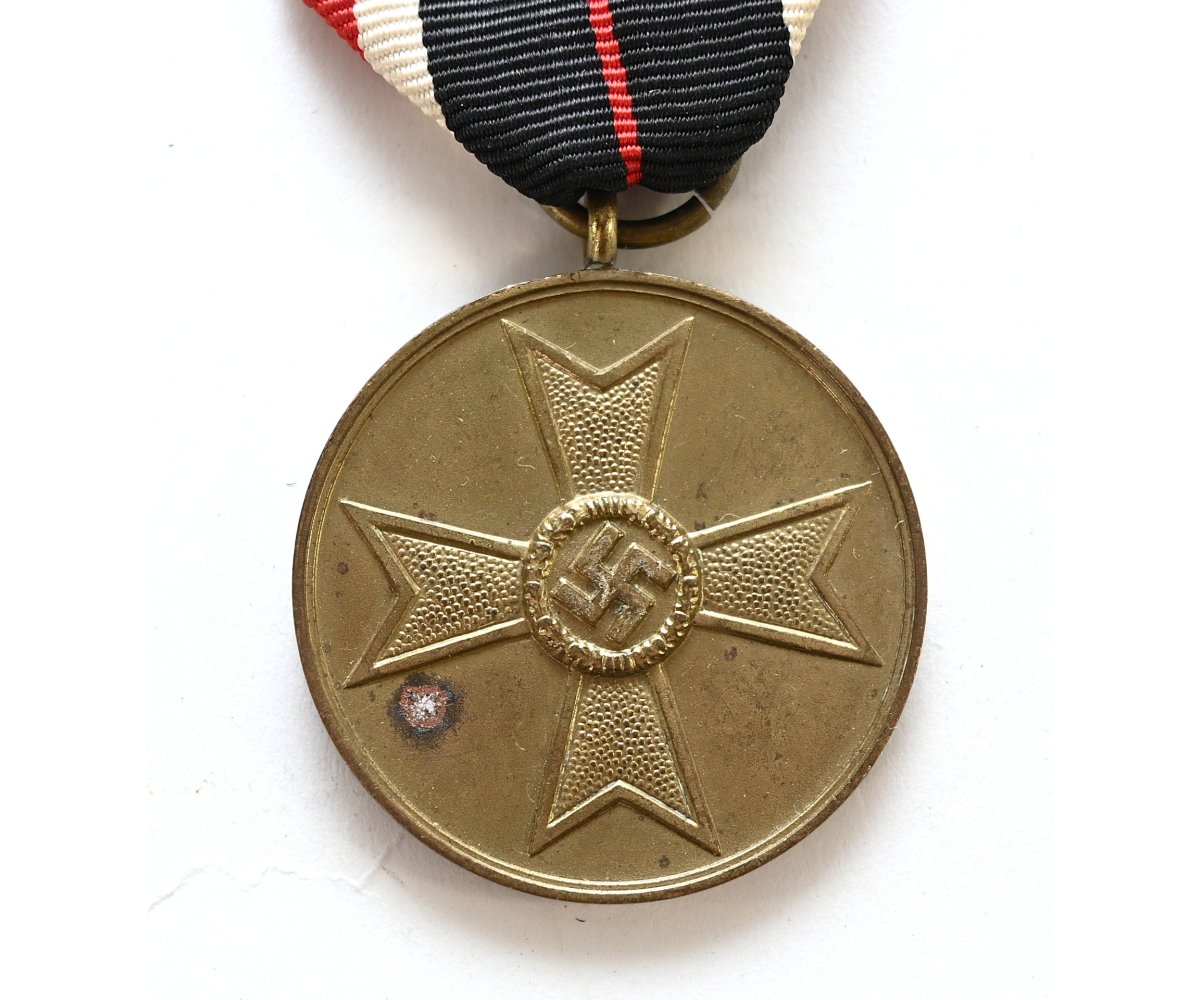 Kriegsverdienstmedaille 'Für Kriegsverdienst 1939' + Ribbon — image 2