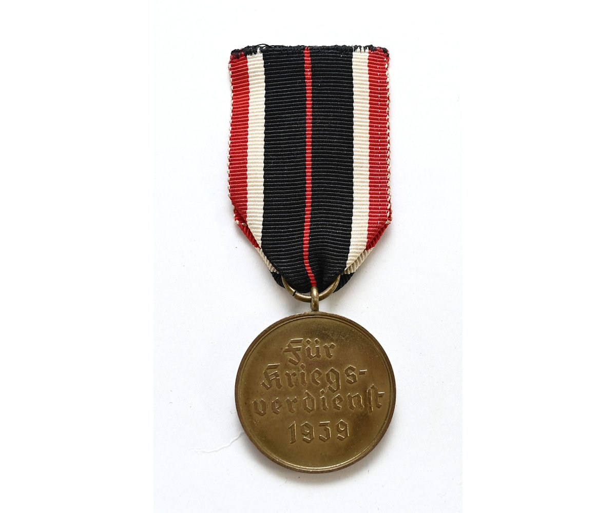 Kriegsverdienstmedaille 'Für Kriegsverdienst 1939' + Ribbon — image 3