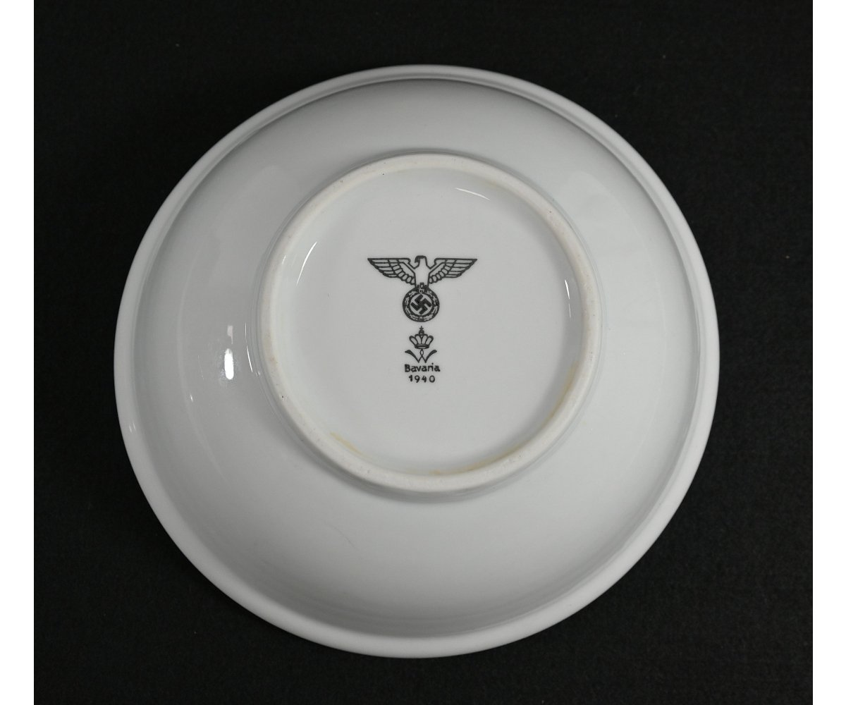 Porcelain Heer Marked Salade/Patato Bowl (1940) — image 4