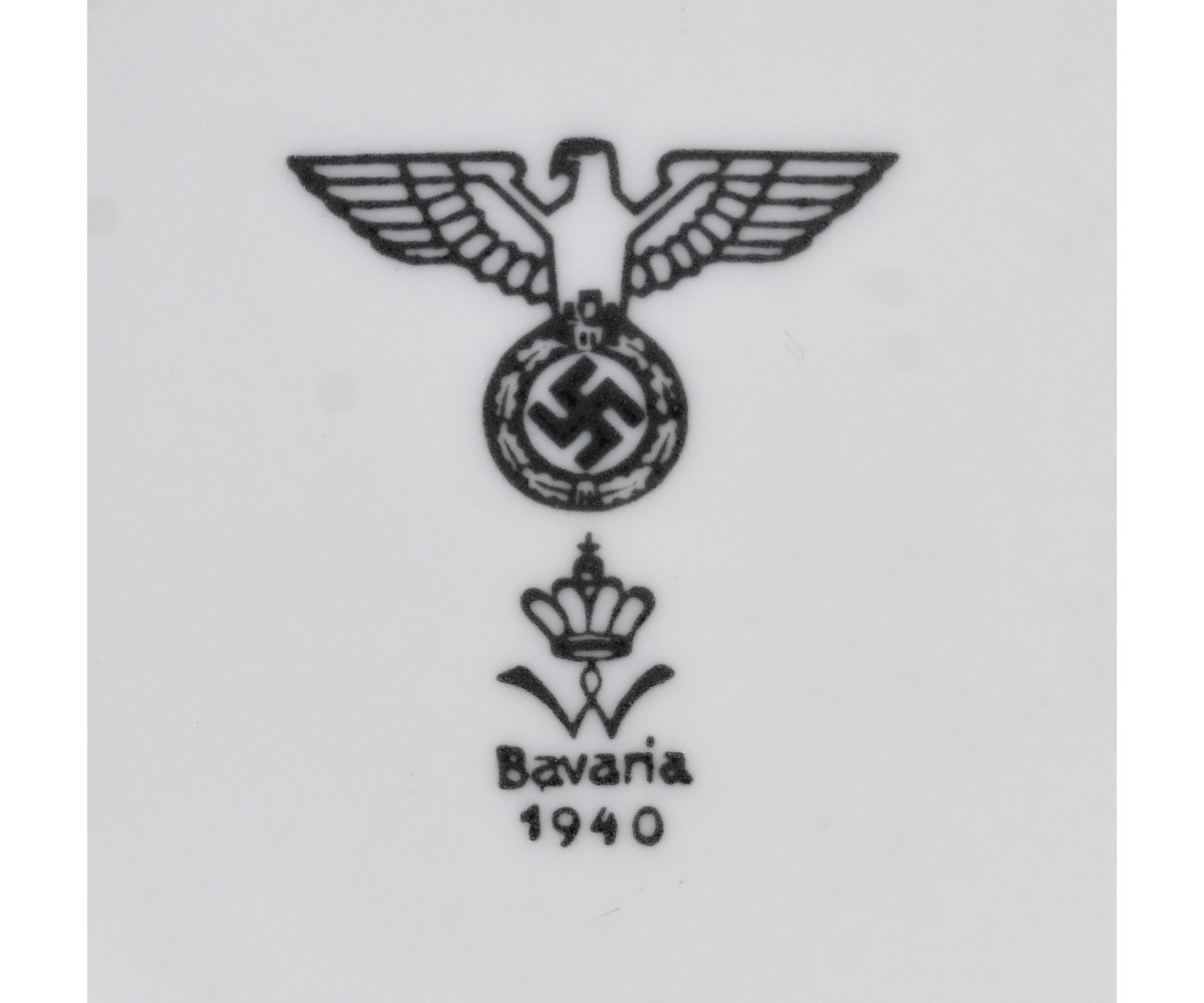 Porcelain Heer Marked Salade/Patato Bowl (1940) — image 5