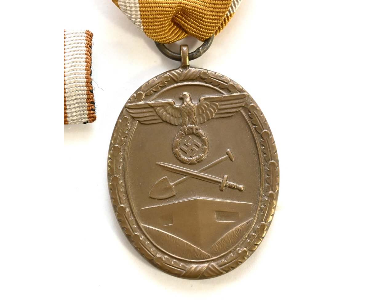 Schutzwall Ehrenzeichen + Ribbon (Westwall) — image 2