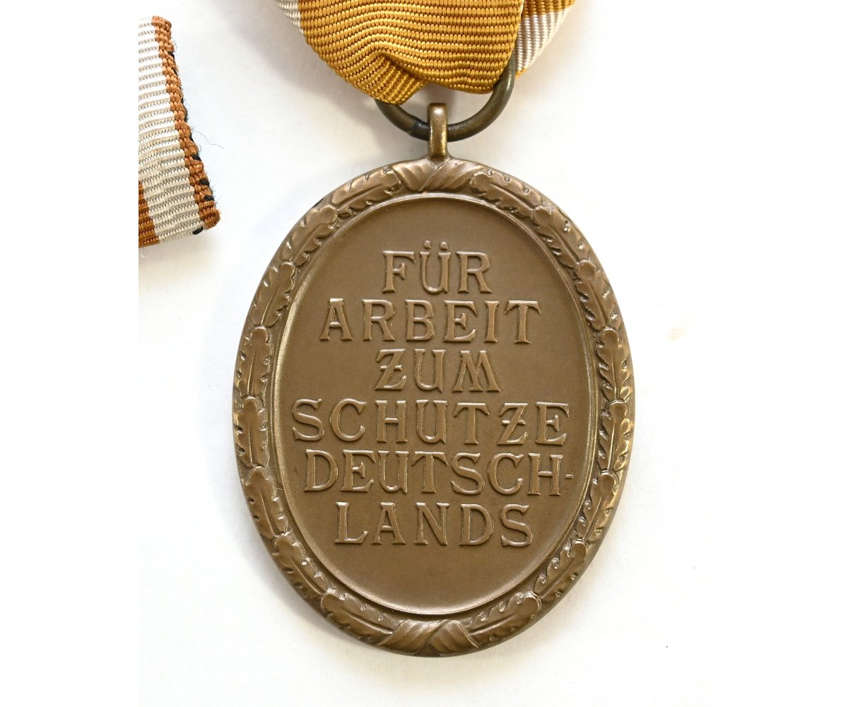 Schutzwall Ehrenzeichen + Ribbon (Westwall) — image 3