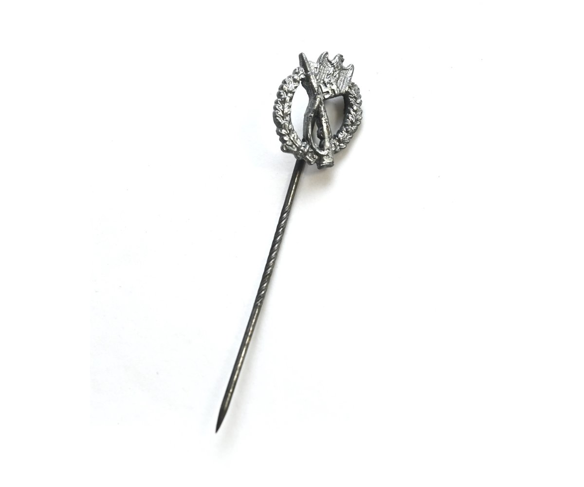 Near Mint Infanterie Sturmabzeichen Stickpin (16mm) — image 2