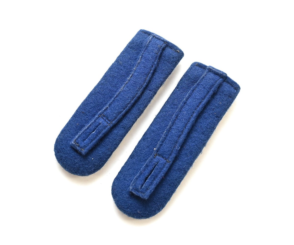 WH Sanitäts Hauptmann Shoulder-Boards — image 3