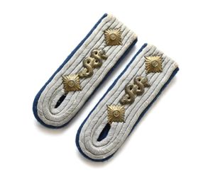 WH Sanitäts Hauptmann Shoulder-Boards