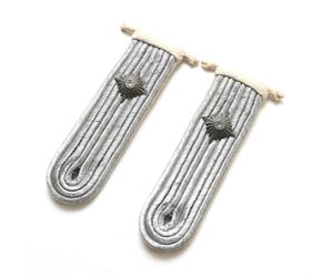 Kriegsmarine 'Oberleutnant Zur See' Shoulder-Boards