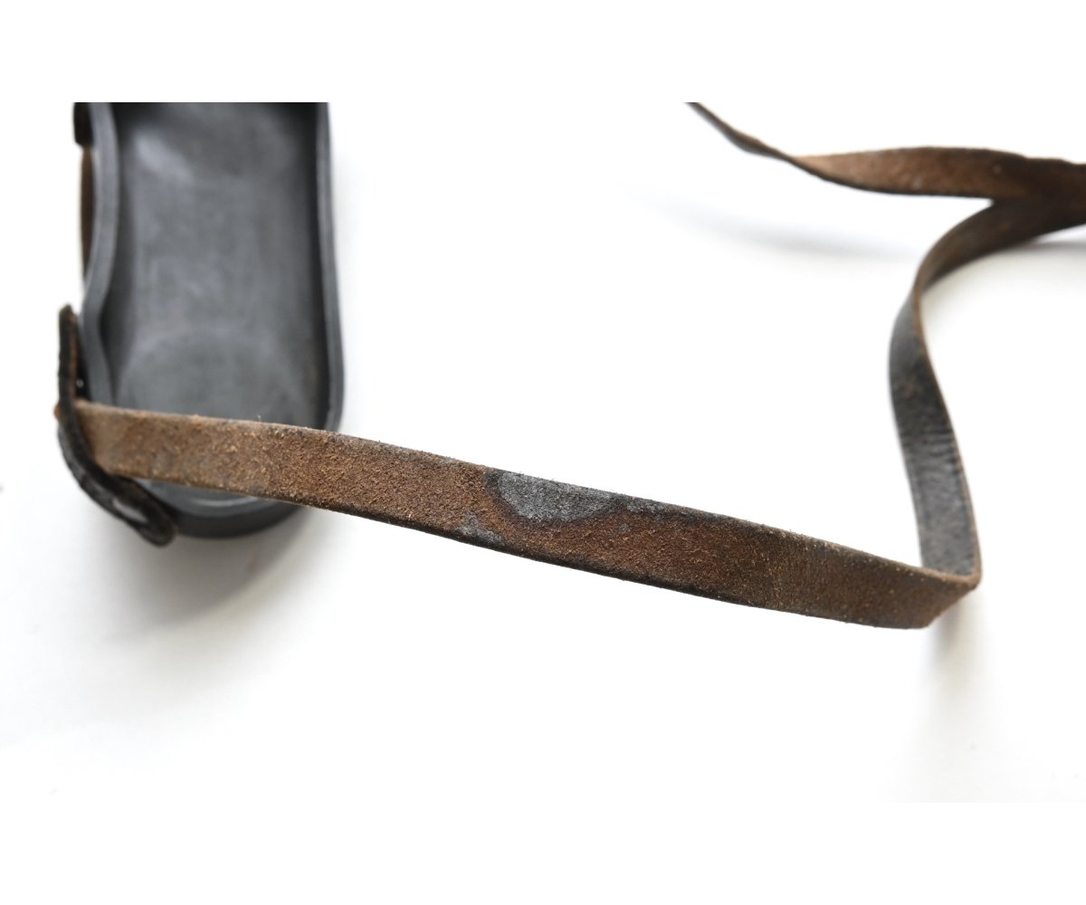 Rubber Dienstglas Lens Cover with strap — image 6