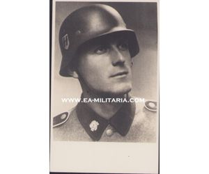 Waffen-ᛋᛋ Totenkopf Soldier's Portrait