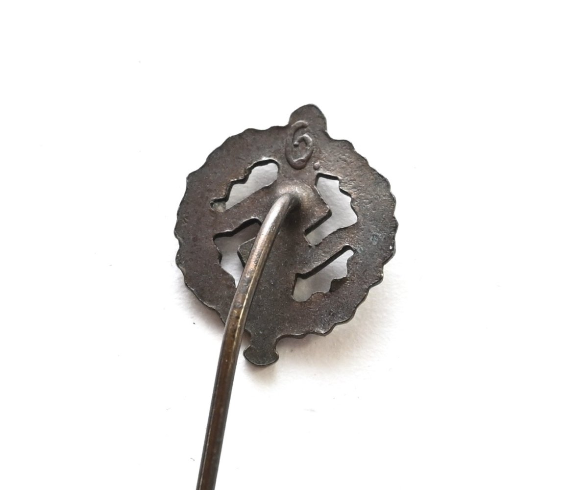 SA Sportabzeichen Stickpin ('6') — image 3